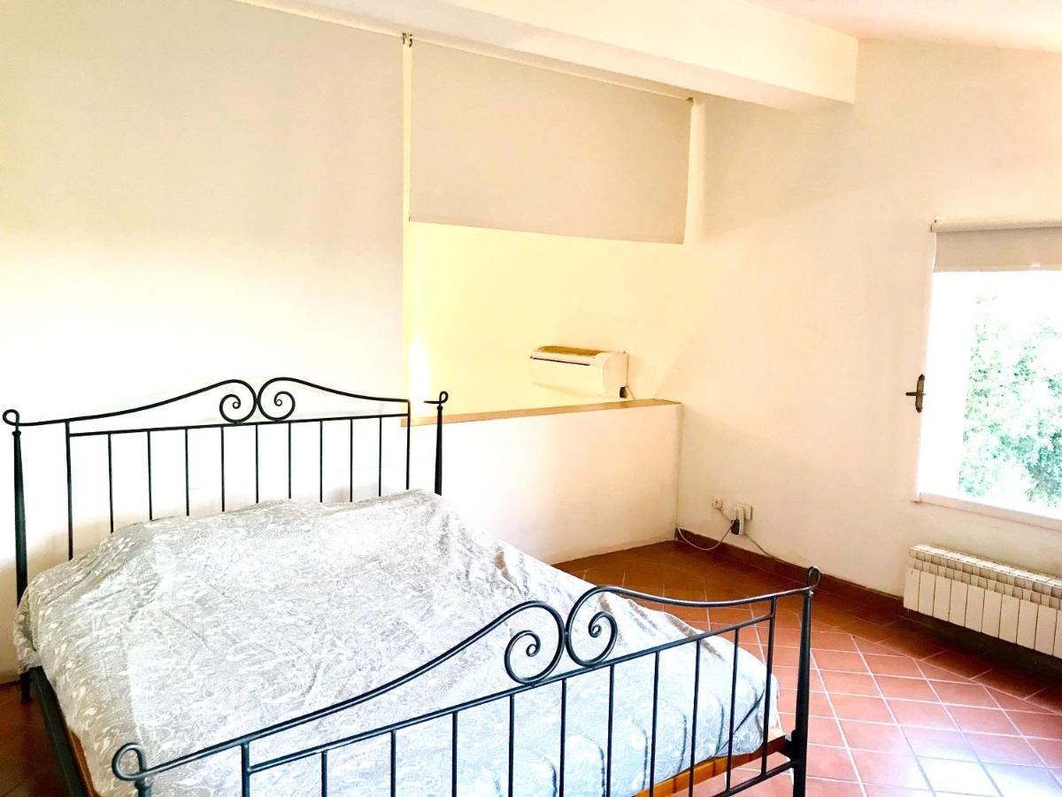 3 Bedrooms House With Jacuzzi Enclosed Garden And Wifi At Castel Di Decima Casa vacanze *